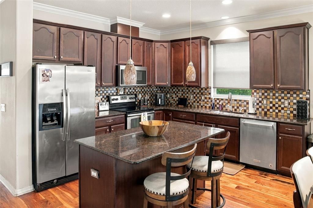 For Sale: $584,999 (6 beds, 4 baths, 3181 Square Feet)