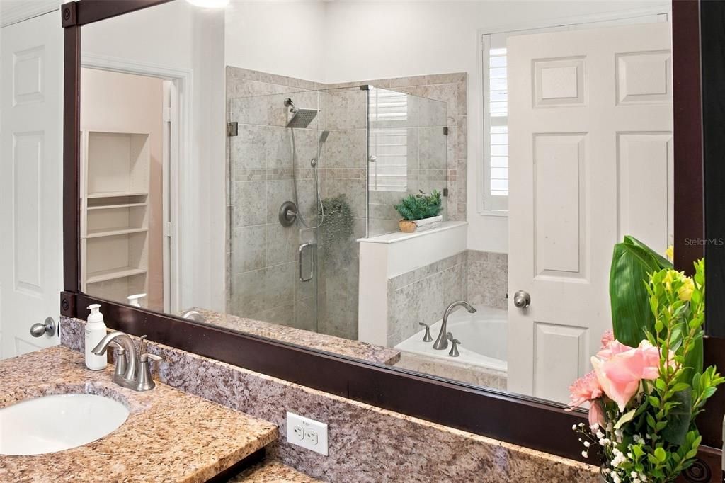 For Sale: $584,999 (6 beds, 4 baths, 3181 Square Feet)
