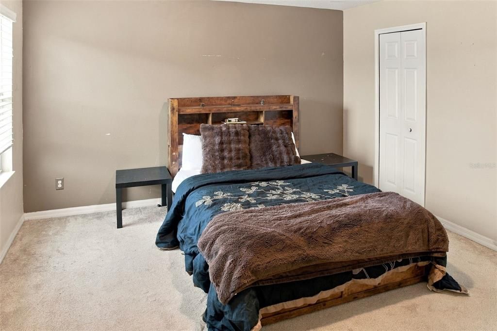 For Sale: $584,999 (6 beds, 4 baths, 3181 Square Feet)