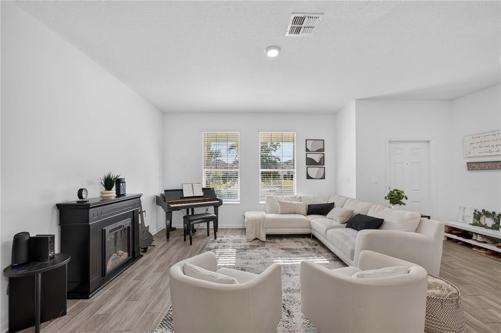 For Rent: $3,000 (4 beds, 3 baths, 2030 Square Feet)