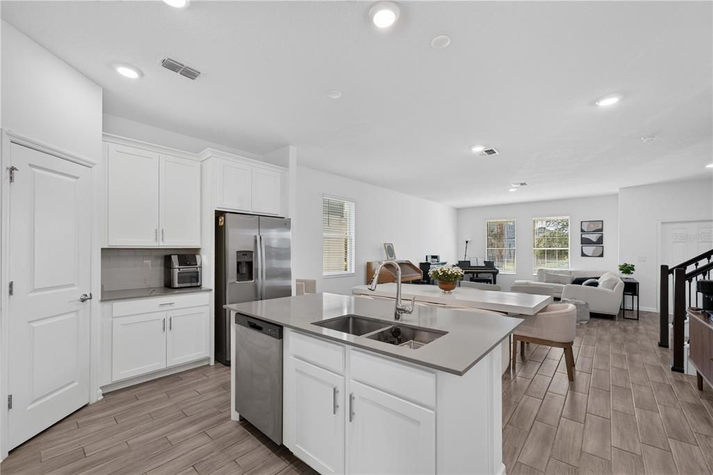 For Rent: $3,000 (4 beds, 3 baths, 2030 Square Feet)