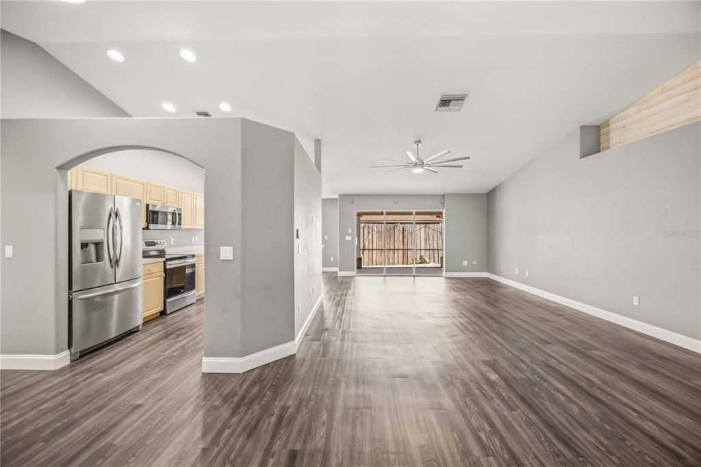 En Venta: $394,000 (3 camas, 2 baños, 1672 Pies cuadrados)
