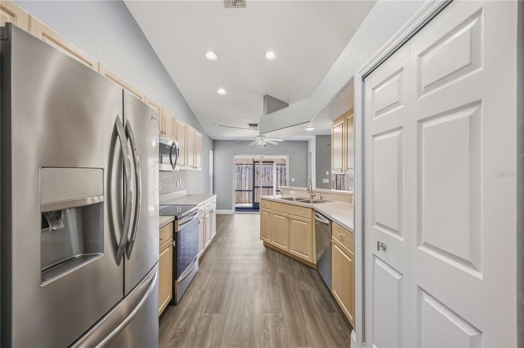En Venta: $394,000 (3 camas, 2 baños, 1672 Pies cuadrados)