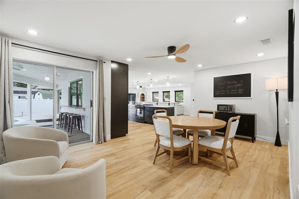 En Venta: $585,000 (3 camas, 2 baños, 1720 Pies cuadrados)
