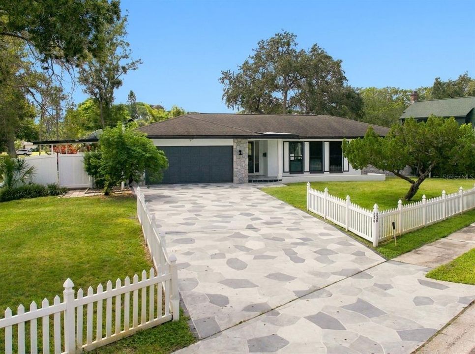 En Venta: $585,000 (3 camas, 2 baños, 1720 Pies cuadrados)