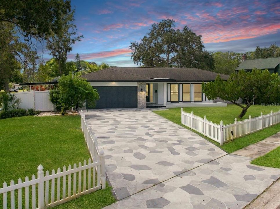 En Venta: $585,000 (3 camas, 2 baños, 1720 Pies cuadrados)