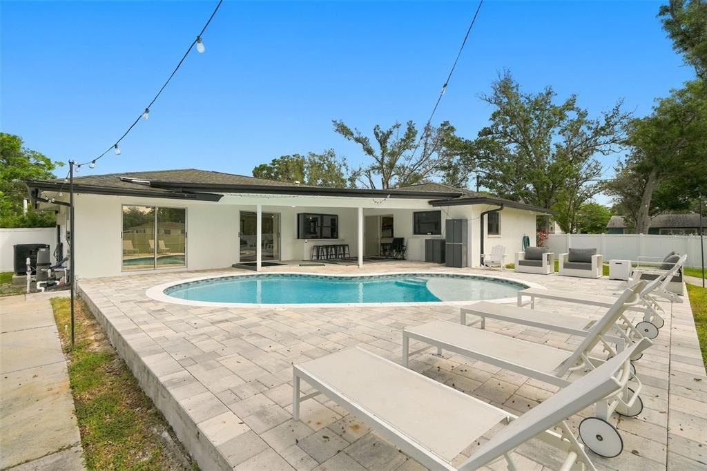 En Venta: $585,000 (3 camas, 2 baños, 1720 Pies cuadrados)