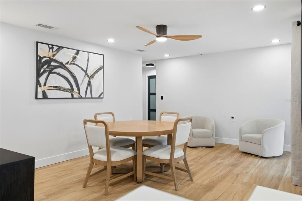 En Venta: $585,000 (3 camas, 2 baños, 1720 Pies cuadrados)