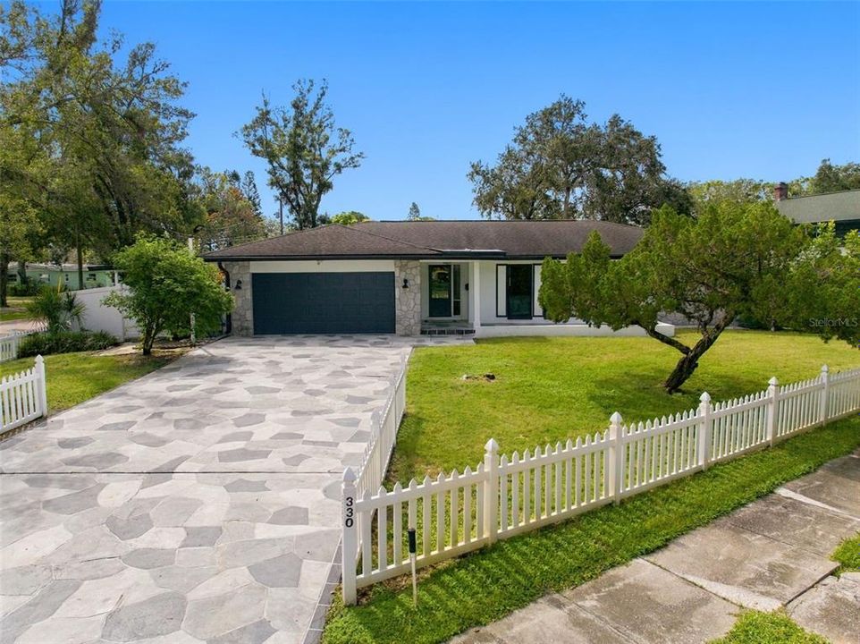 En Venta: $585,000 (3 camas, 2 baños, 1720 Pies cuadrados)