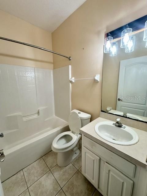 En Renta: $2,295 (4 camas, 2 baños, 1470 Pies cuadrados)