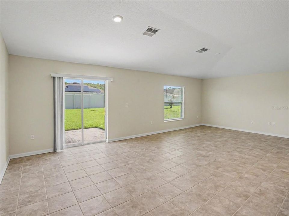 For Sale: $329,900 (3 beds, 2 baths, 1552 Square Feet)
