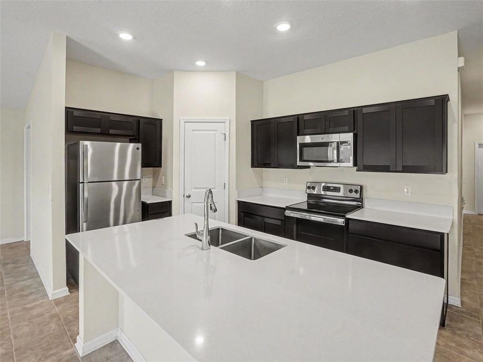 For Sale: $329,900 (3 beds, 2 baths, 1552 Square Feet)