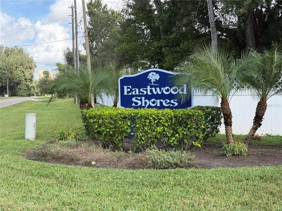 For Rent: $2,000 (2 beds, 1 baths, 853 Square Feet)