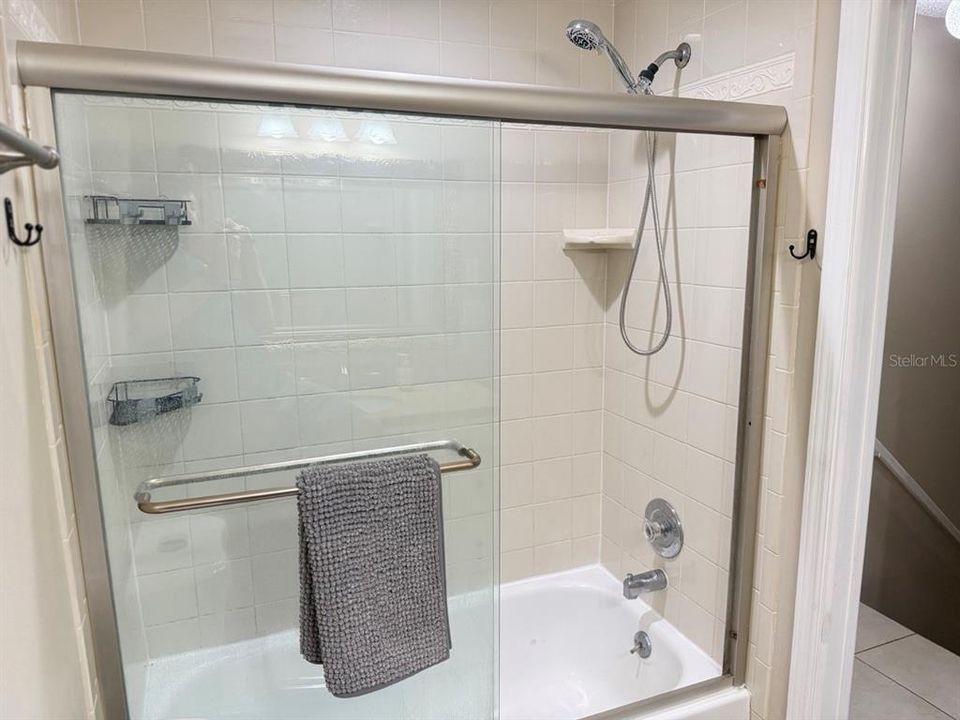 For Rent: $2,000 (2 beds, 1 baths, 853 Square Feet)