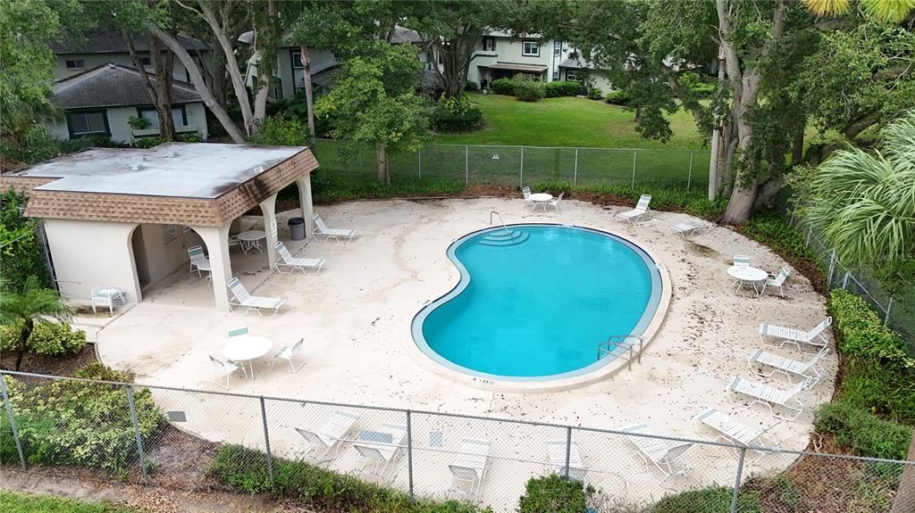 For Rent: $2,000 (2 beds, 1 baths, 853 Square Feet)