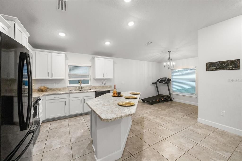 For Rent: $2,250 (3 beds, 2 baths, 1527 Square Feet)