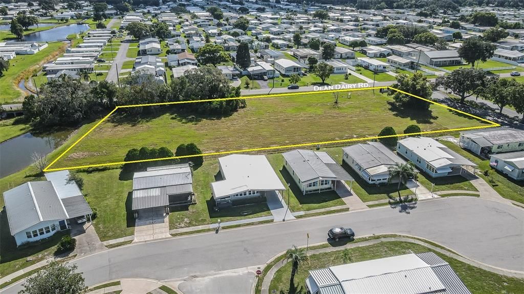 待售: $599,000 (1.57 acres)