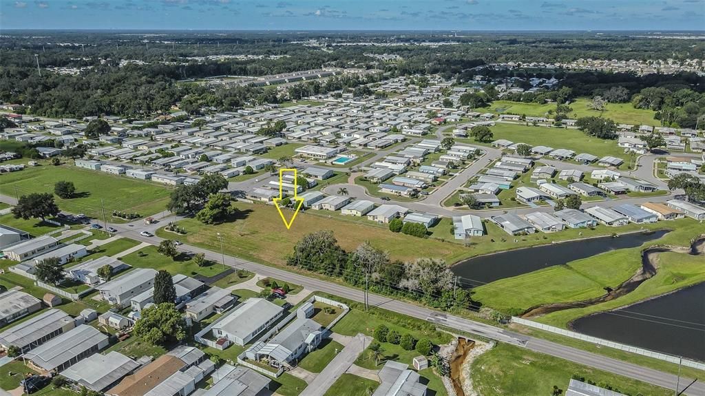 待售: $599,000 (1.57 acres)