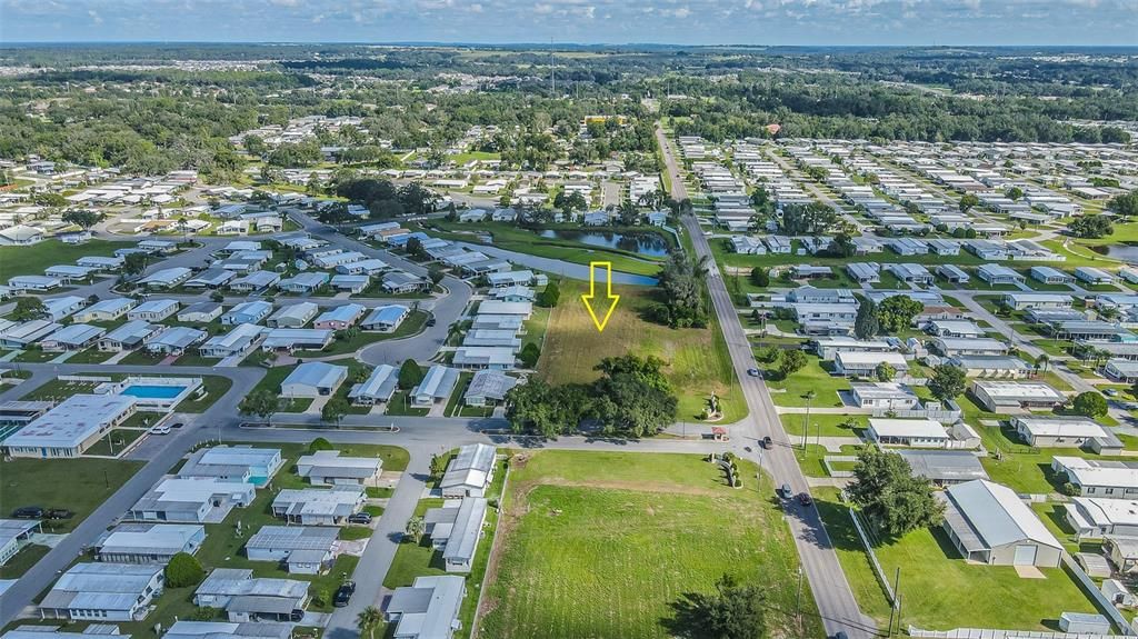 待售: $599,000 (1.57 acres)
