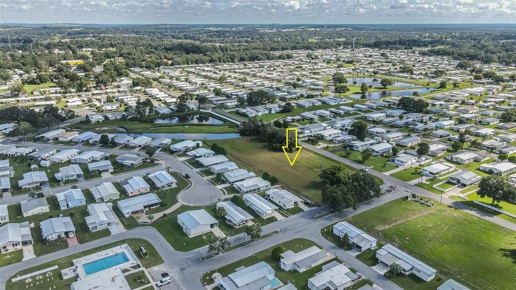 待售: $599,000 (1.57 acres)