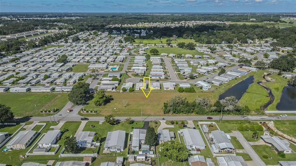 待售: $599,000 (1.57 acres)