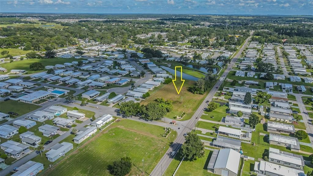 待售: $599,000 (1.57 acres)