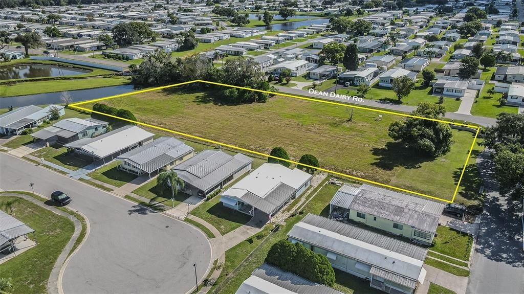 待售: $599,000 (1.57 acres)