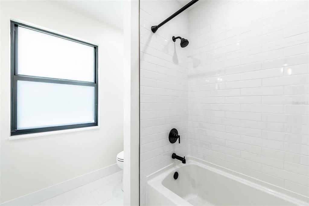 For Rent: $3,995 (3 beds, 2 baths, 2234 Square Feet)