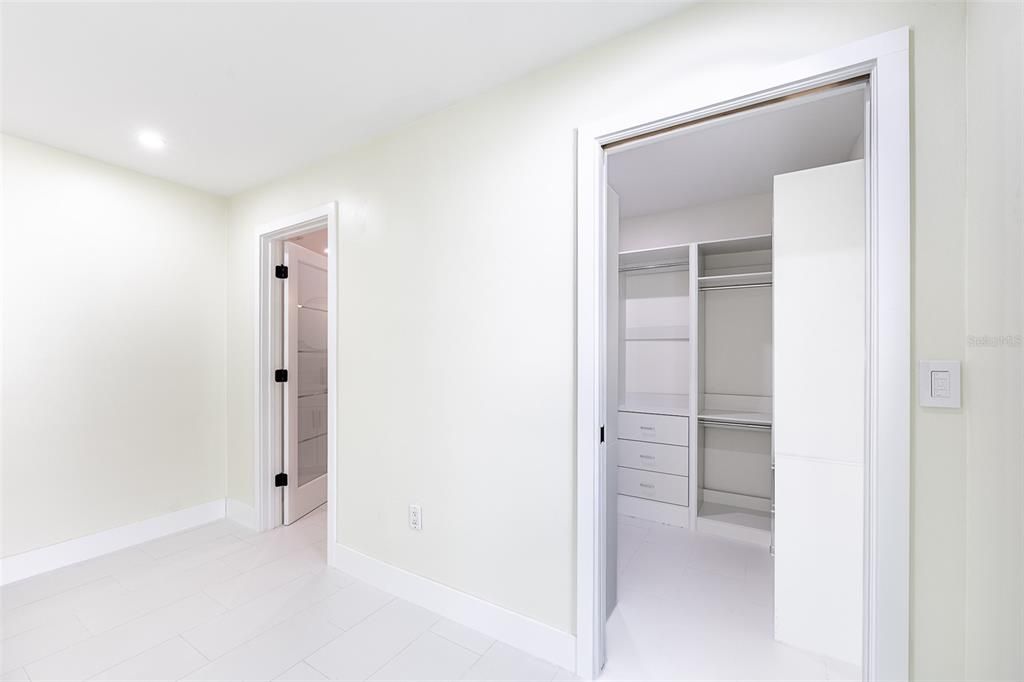 For Rent: $3,995 (3 beds, 2 baths, 2234 Square Feet)