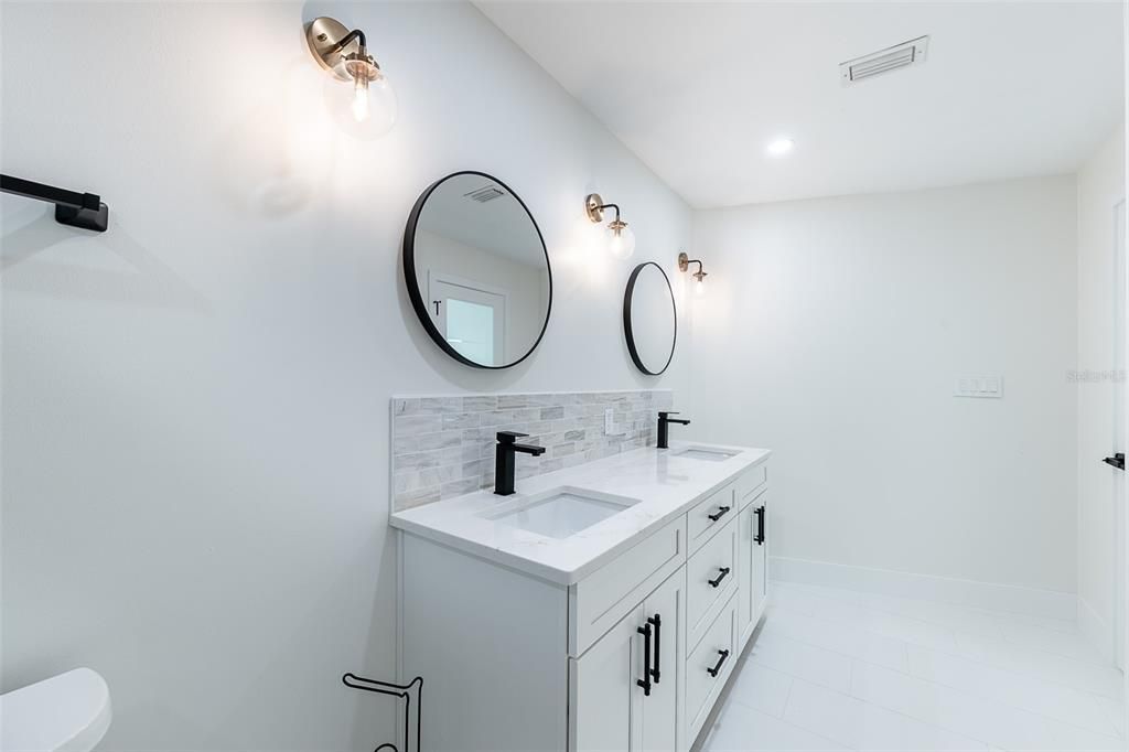 For Rent: $3,995 (3 beds, 2 baths, 2234 Square Feet)