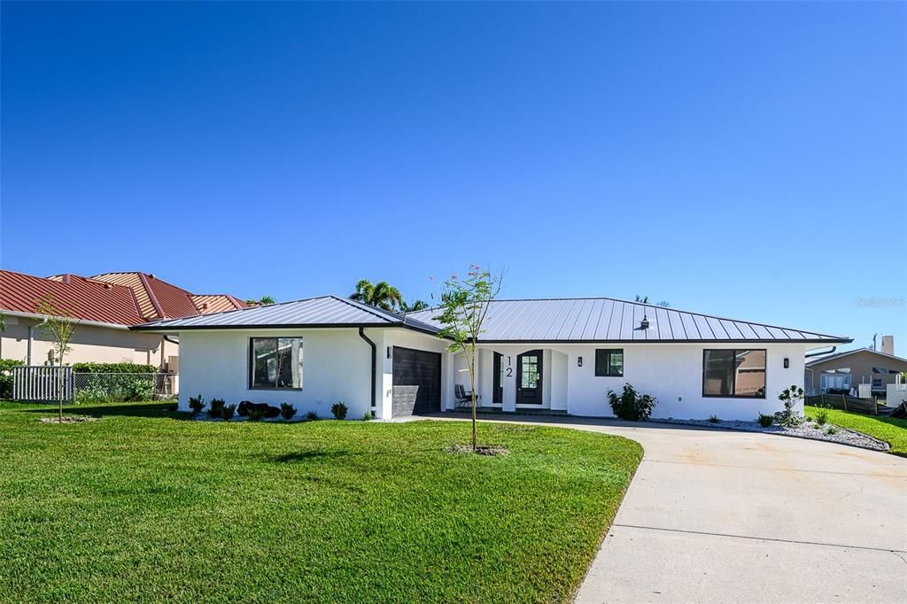 For Rent: $3,995 (3 beds, 2 baths, 2234 Square Feet)