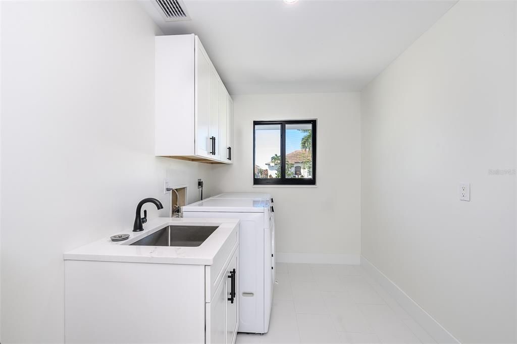 For Rent: $3,995 (3 beds, 2 baths, 2234 Square Feet)