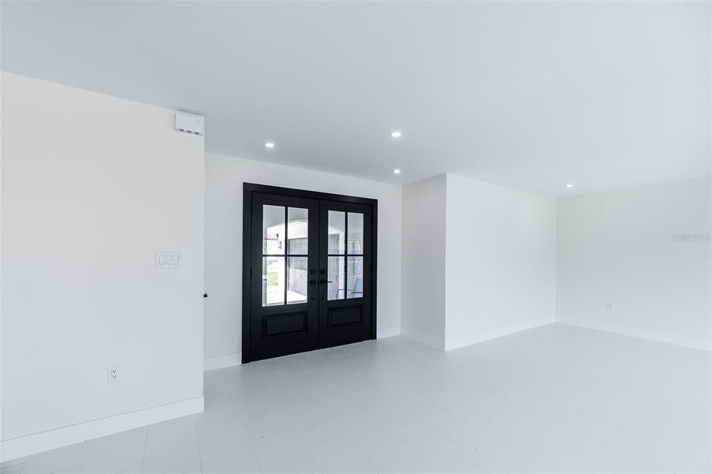 For Rent: $3,995 (3 beds, 2 baths, 2234 Square Feet)