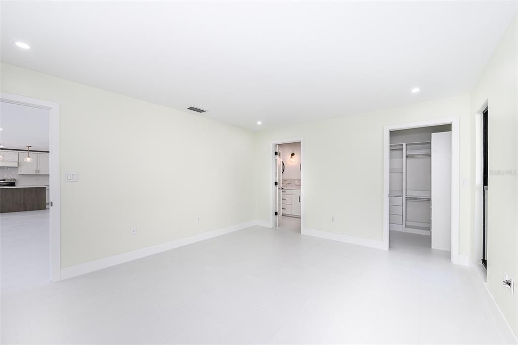 For Rent: $3,995 (3 beds, 2 baths, 2234 Square Feet)