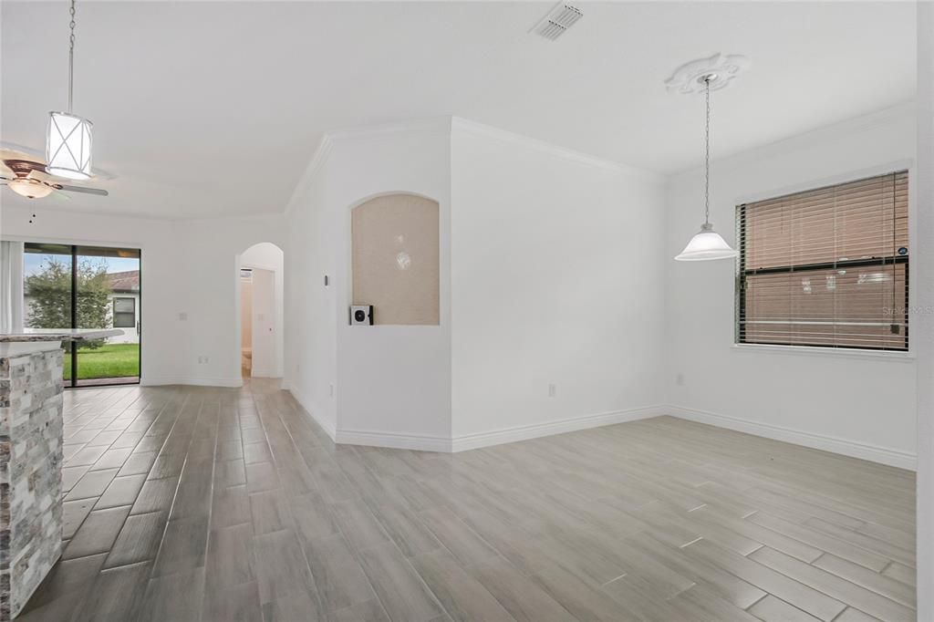 В аренду: $2,850 (4 спален, 3 ванн, 2214 Квадратных фут)