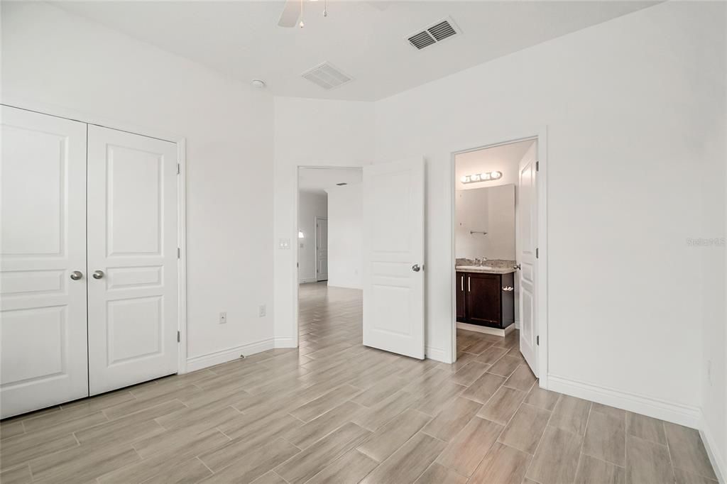 В аренду: $2,850 (4 спален, 3 ванн, 2214 Квадратных фут)