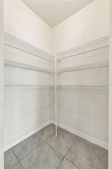 На продажу: $289,000 (4 спален, 2 ванн, 1851 Квадратных фут)