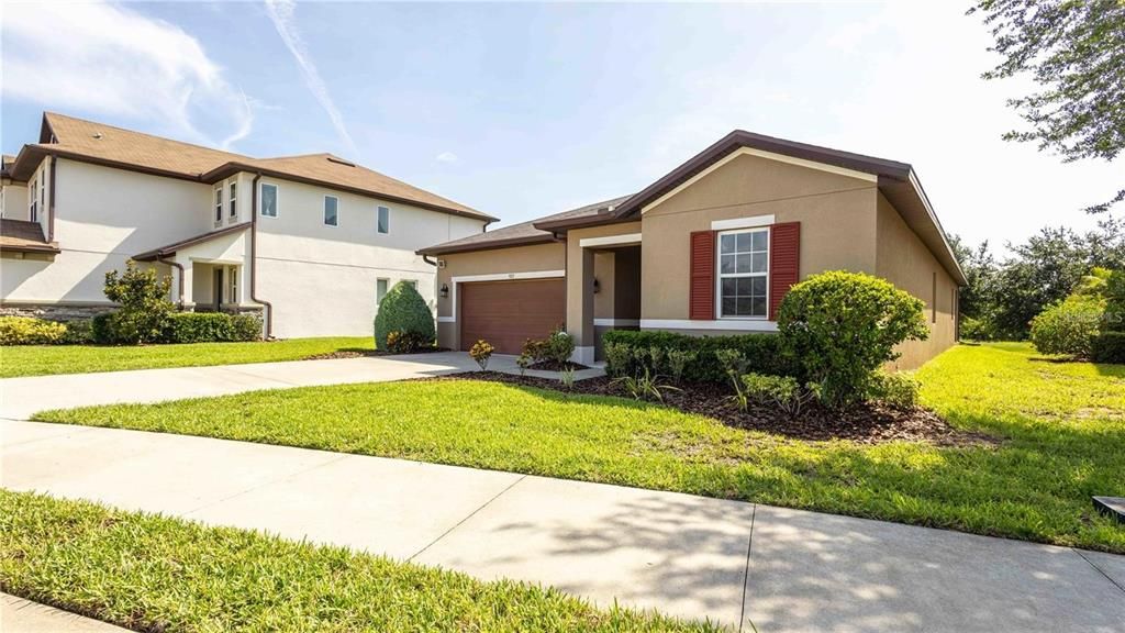 For Rent: $2,300 (3 beds, 2 baths, 2208 Square Feet)