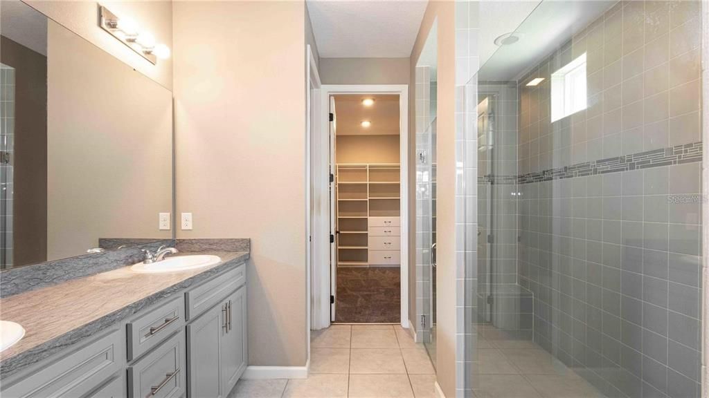 For Rent: $2,300 (3 beds, 2 baths, 2208 Square Feet)