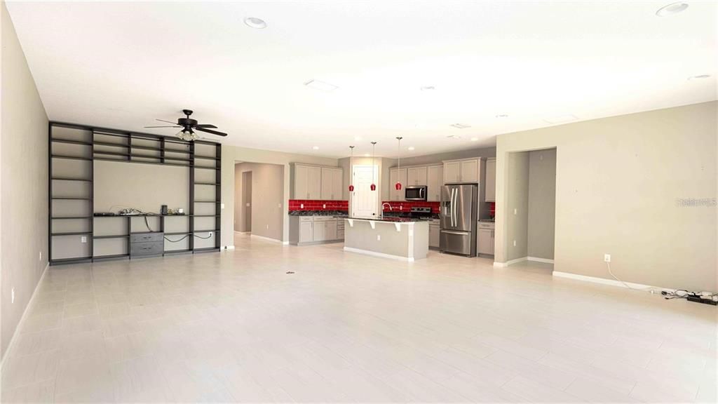For Rent: $2,300 (3 beds, 2 baths, 2208 Square Feet)