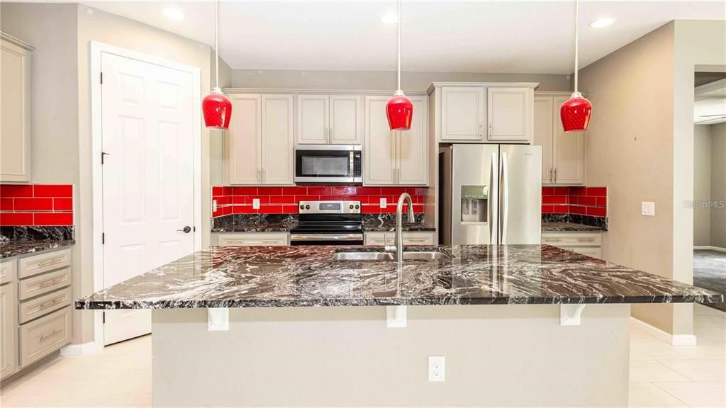 For Rent: $2,300 (3 beds, 2 baths, 2208 Square Feet)