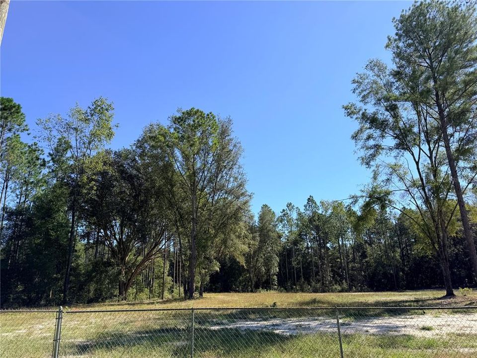 На продажу: $197,500 (2.50 acres)