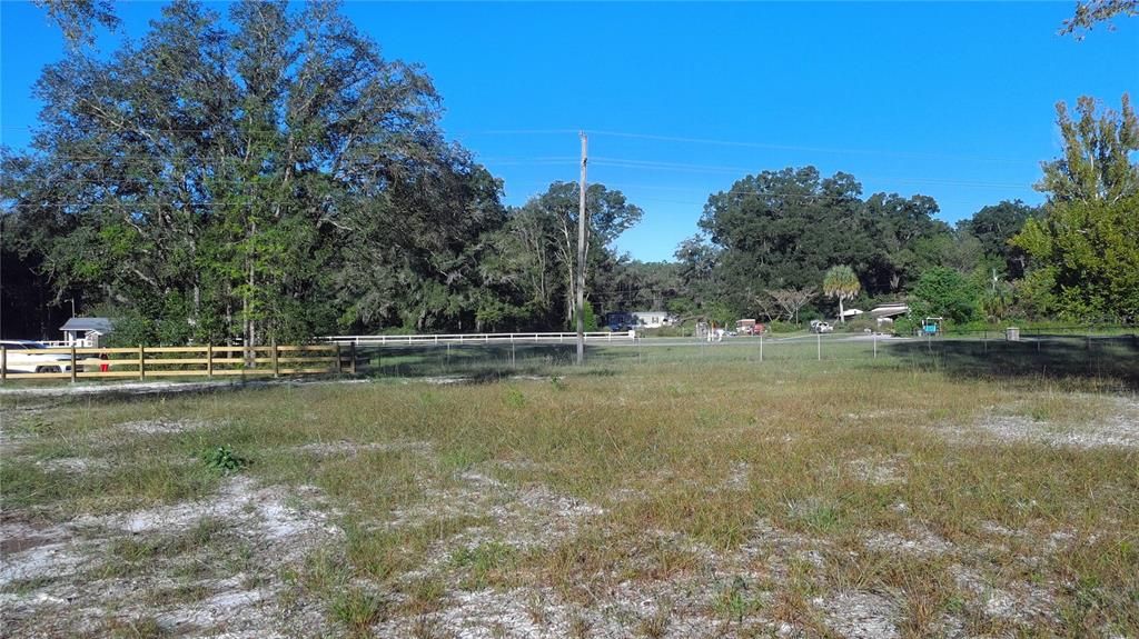 На продажу: $197,500 (2.50 acres)