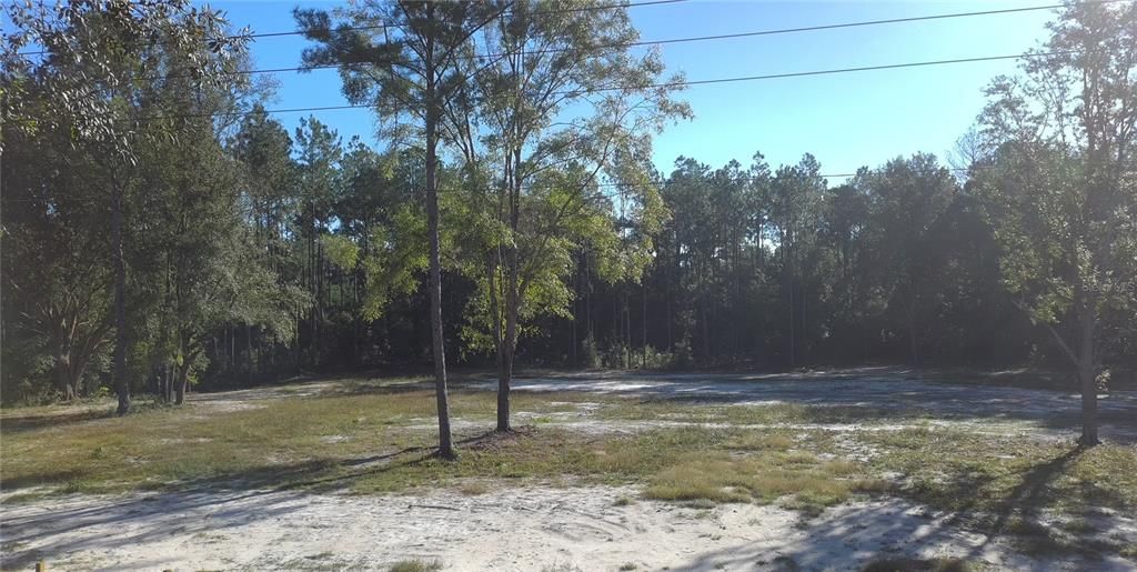 На продажу: $197,500 (2.50 acres)