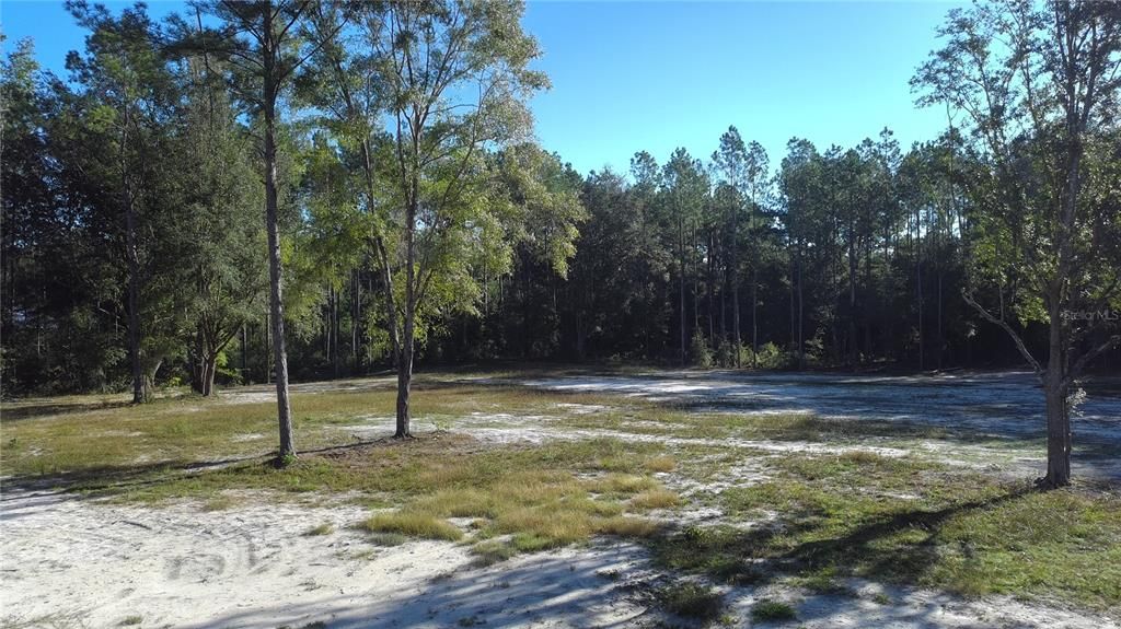На продажу: $197,500 (2.50 acres)