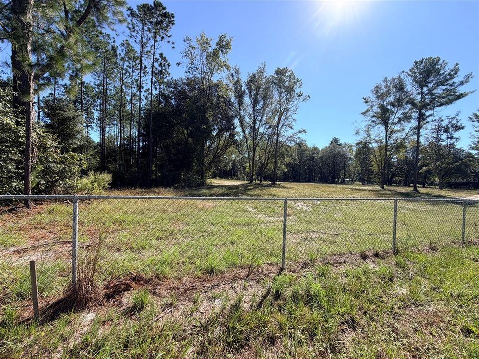 На продажу: $197,500 (2.50 acres)