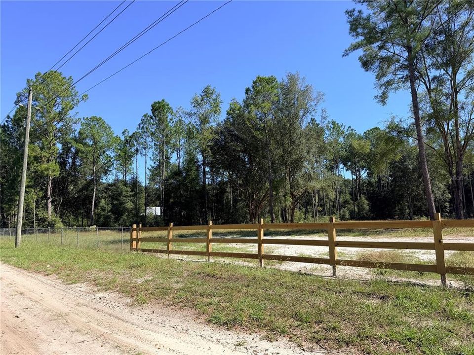 На продажу: $197,500 (2.50 acres)