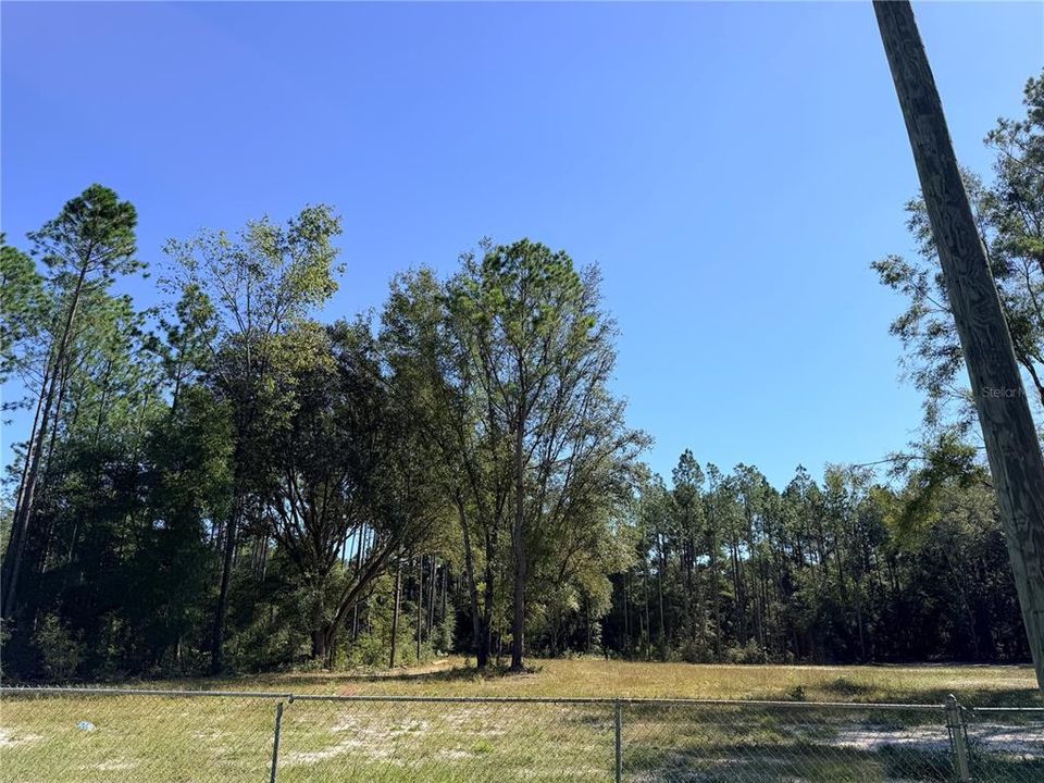 На продажу: $197,500 (2.50 acres)