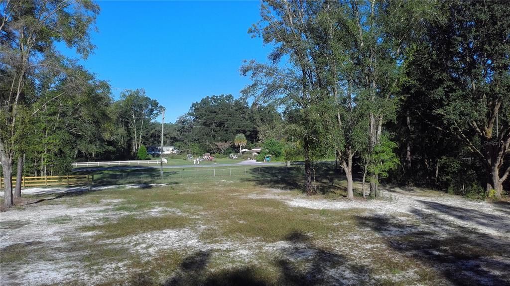 На продажу: $197,500 (2.50 acres)