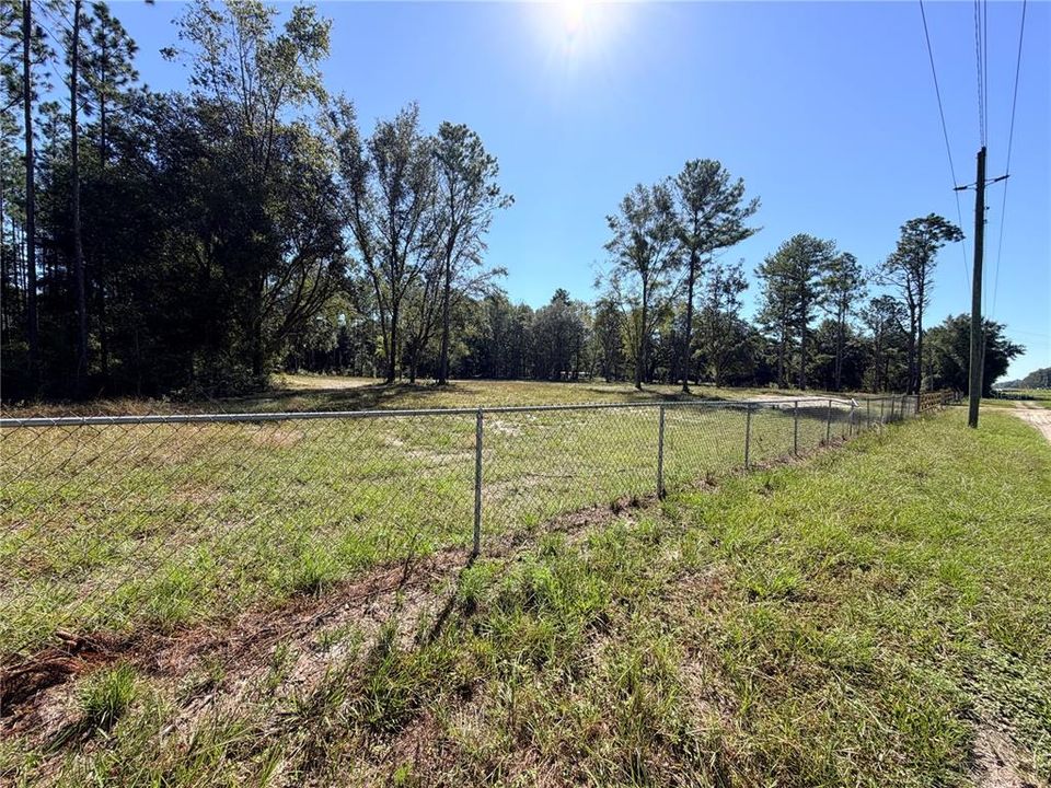 На продажу: $197,500 (2.50 acres)